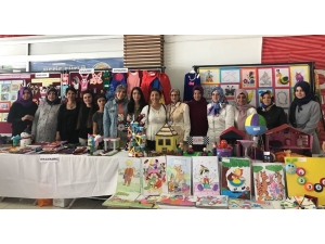 El Emeği Ürünleri Sergilediler