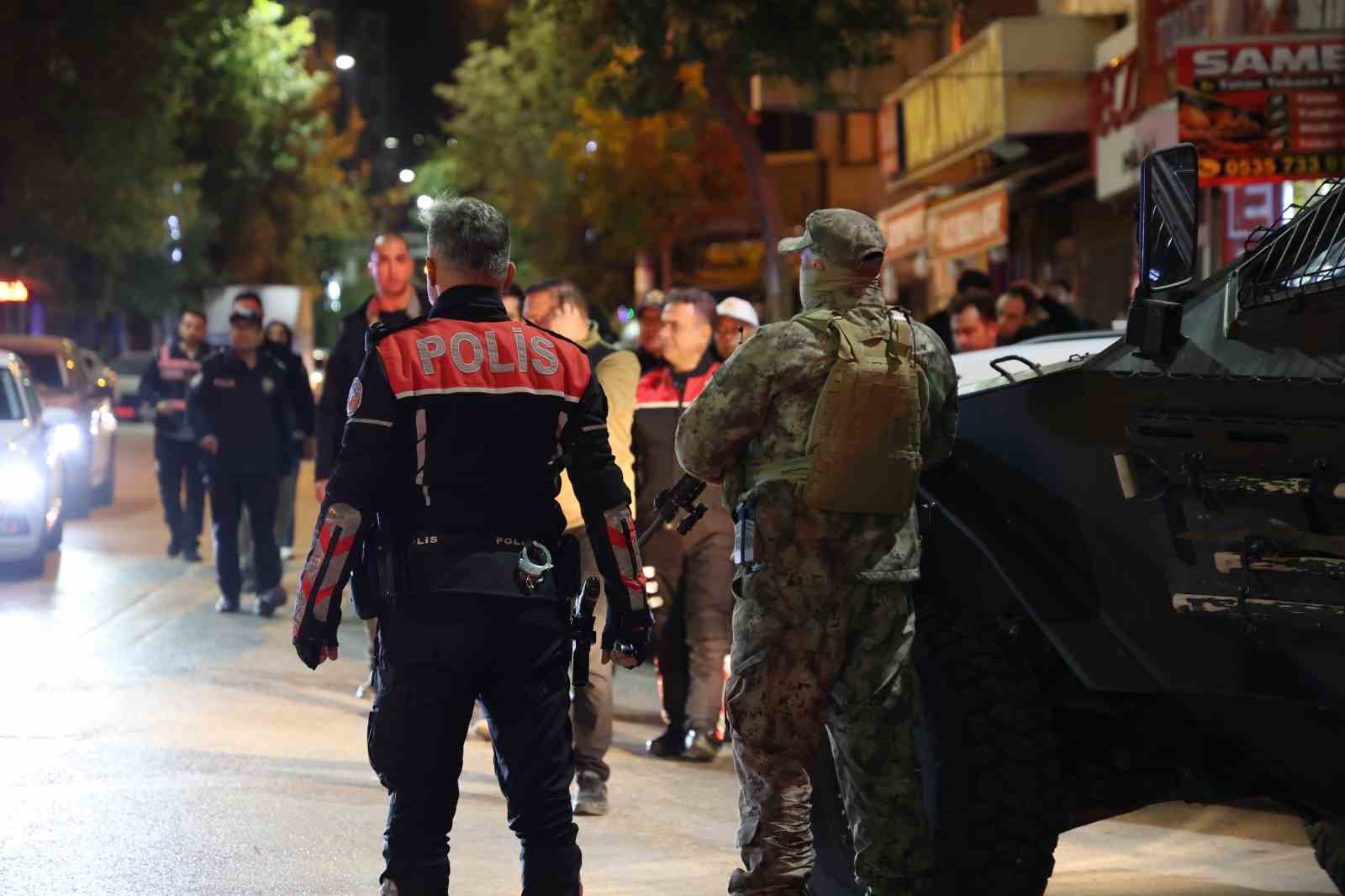 elazig-da-dev-asayis-uygulamasi-eglence-mekanlari-cadde-ve-sokaklar-tek-tek-denetlendi