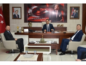 Keleş Ve Ekibi Başkan Uysal’ı Ziyaret Etti