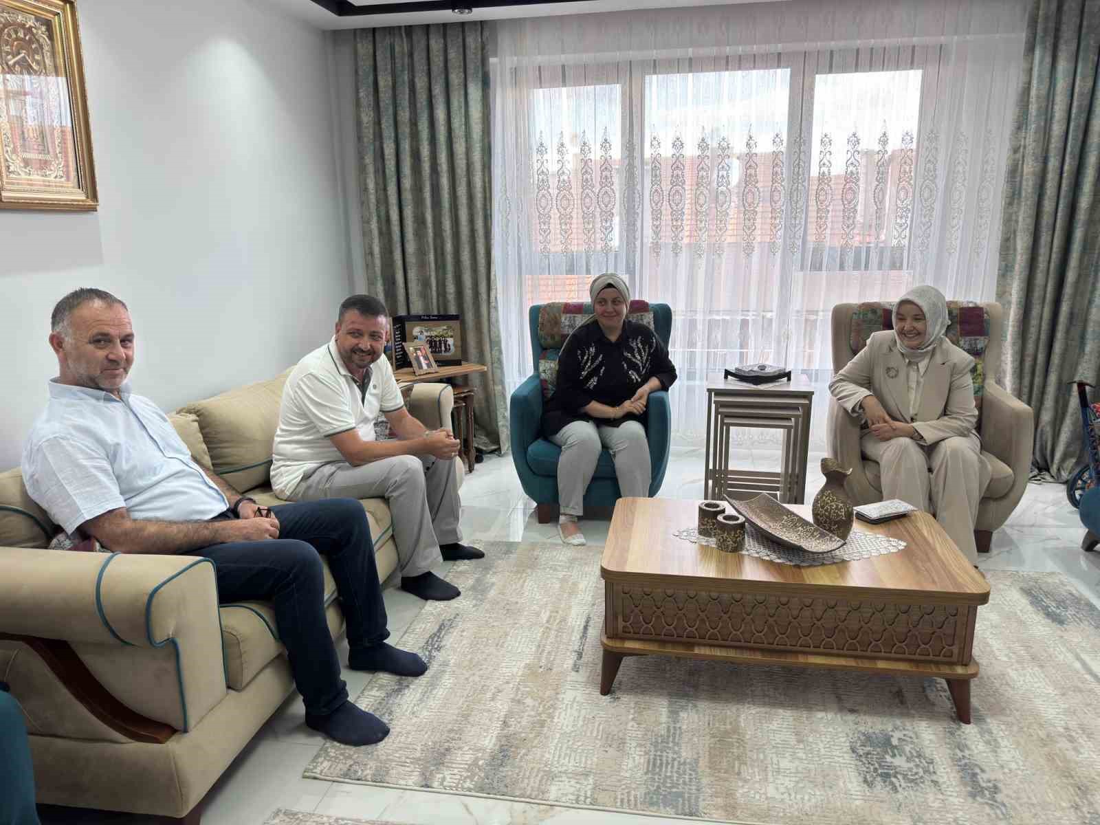 bakan-yardimcisi-leman-yenigun-den-koruyucu-aileye-ziyaret