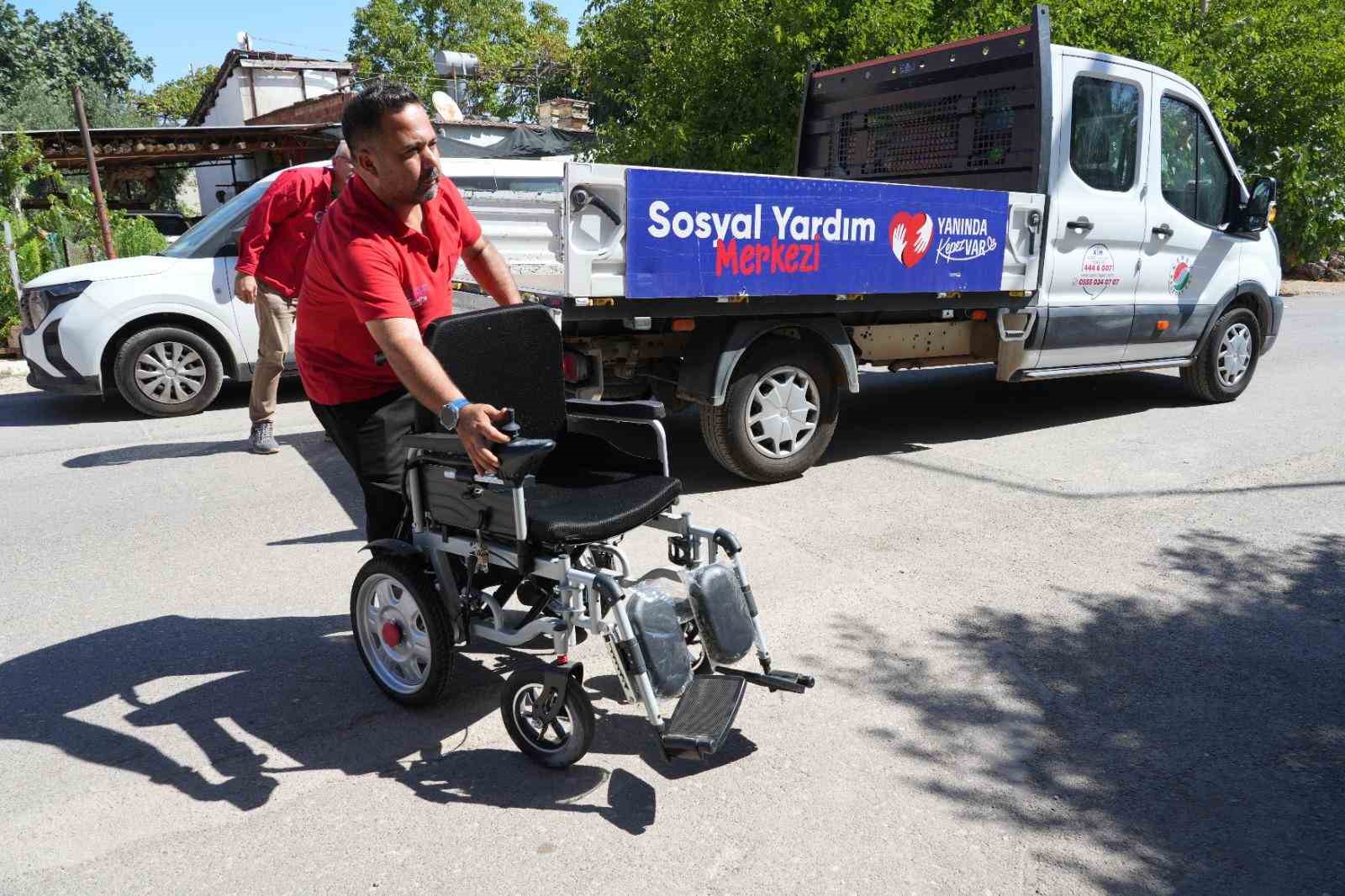 baskan-kocagoz-engelli-vatandasin-akulu-sandalye-talebini-saatler-icinde-yerine-getirdi