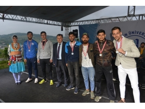 Dereceye Giren Sporculara Ödülleri Verildi