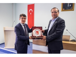 Prof. Dr. Nadir Engin Uzun’dan Türkoloji Ve Dilbilim İlişkileri Konferansı