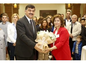 Renkli Umutlar Atölyesi Hünerlerini Sergiledi