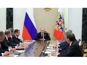 Kremlin: "Putin, Abd’nin Kararını Endişeyle Karşıladı"