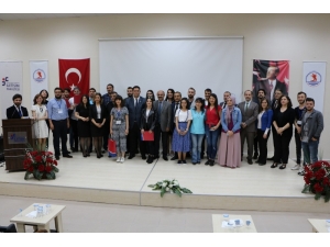 Omü’lü Öğrenciler Haber Ve Fotoğraf Yarışması Ödüllerini Aldı