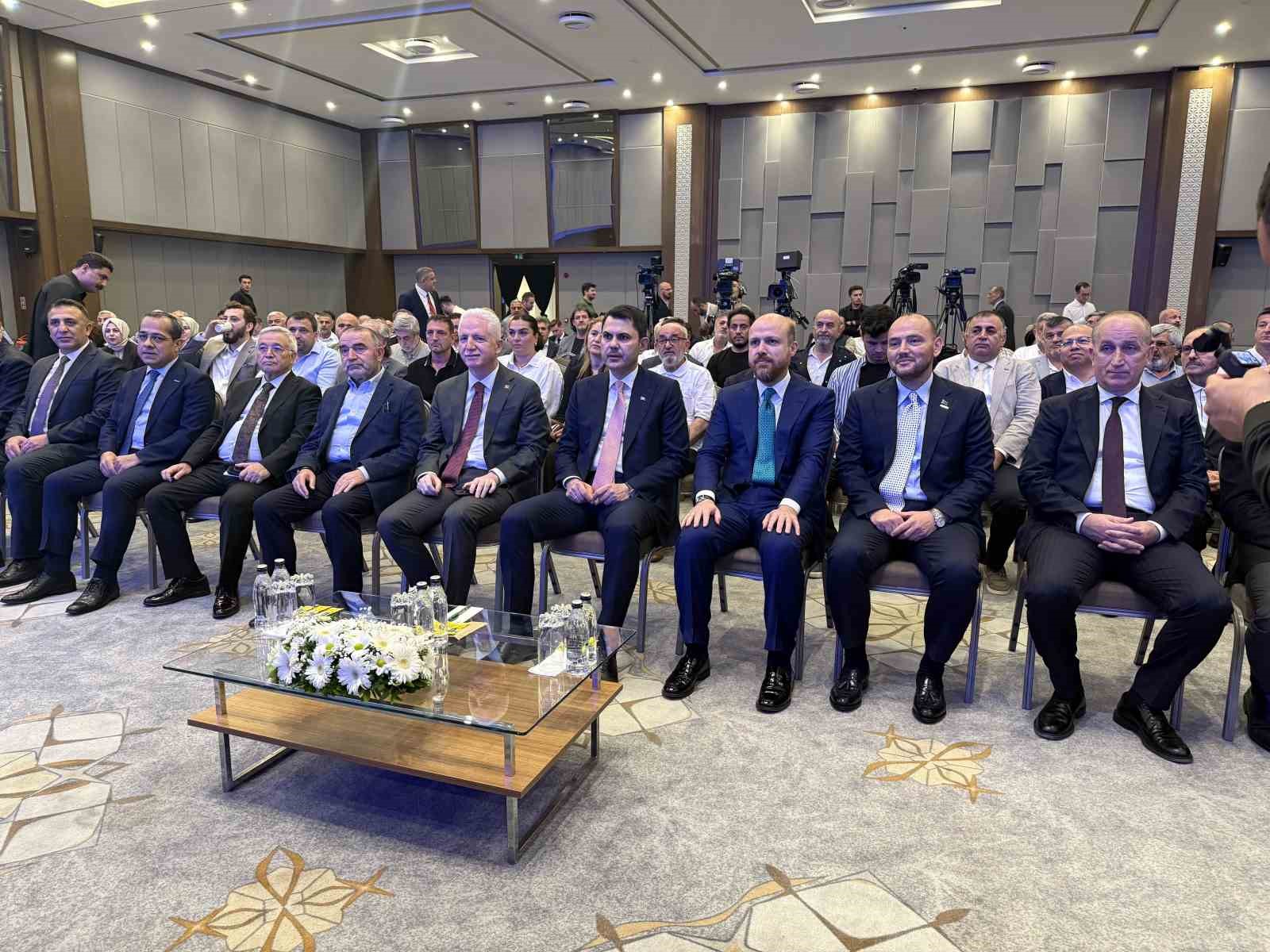 bakan-kurum-yarisi-bizden-kampanyasi-kapsaminda-istanbul-un-39-ilcesinde-233-bin-konutun-donusum-sureci-devam-ediyor