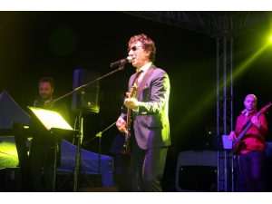 Üniversiteliler Ayna Grubu İle Coştu