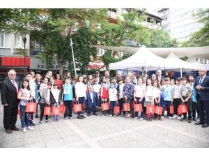 Öğrencilerden Geri Dönüşüm Sergisi