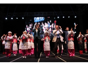 Menderes’te Halk Dansları Coşkusu Yaşandı