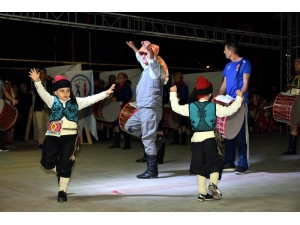 Halk Oyunları Şenliğinin İkincisi Yapıldı
