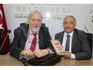 İlber Ortaylı Söyleşisine Niğdeliler Yoğun İlgi Gösterdi