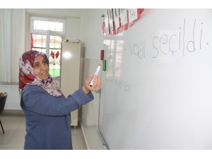 Formu Dolduramadı, 45’inde Okuma Yazma Öğrendi