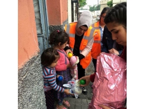 “Oyuncaksız Çocuk Kalmasın” Projesi Yüz Güldürüyor