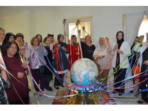 Kadın Kursiyerlerden Profesyonel Sergi