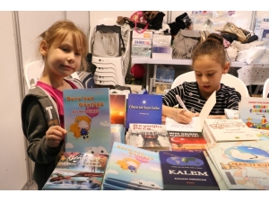 Okuma-yazma Öğrendi, İlk İşi Kitap Yazmak Oldu