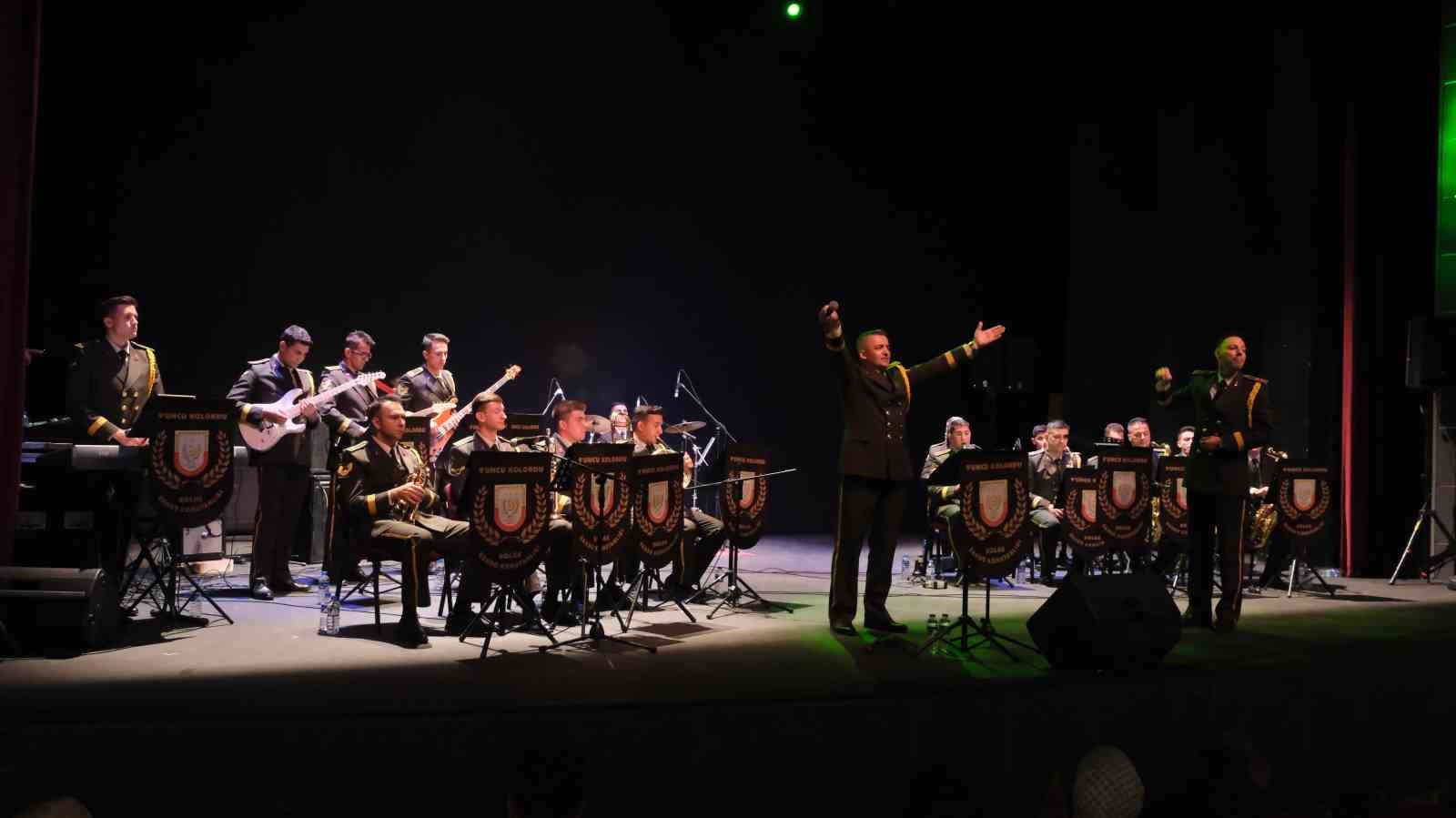 erzurum-da-festivalin-ritmi-sanatla-tutuldu