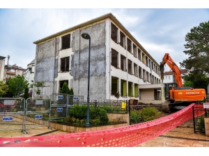 İl Halk Kütüphanesi’nin Yıkımına Başlandı