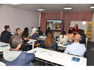 Büyükşehir Belediyesi Personellerine Temel İletişim Eğitimi