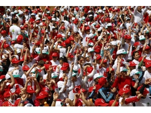 Binlerce Öğrenci Sağlıklı Yaşam İçin Yürüdü