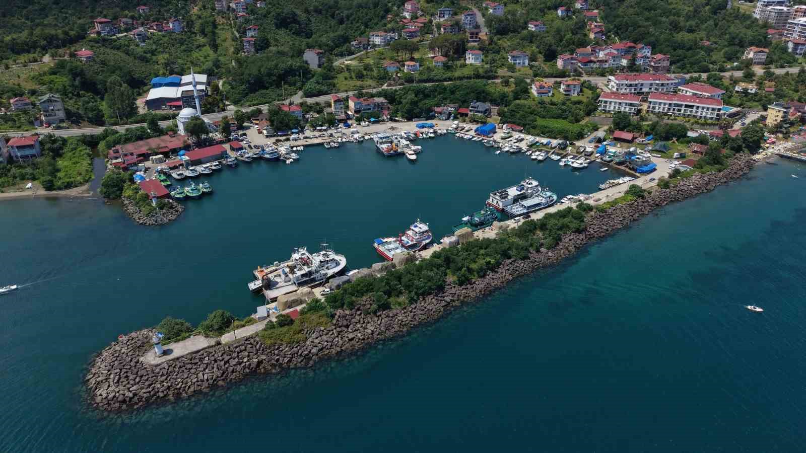 karadenizli-balikcilar-sezon-icin-ag-bakimlarini-surduruyor