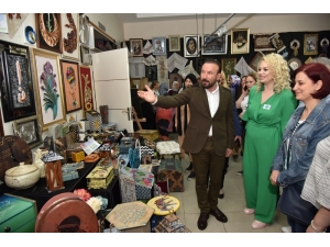 İzmek Kursiyerlerin Eserleri Göz Kamaştırdı