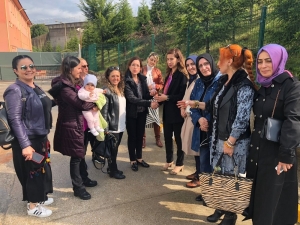 Kadın Meclisi Üyeleri Cezaevine Hediyelerle Gitti