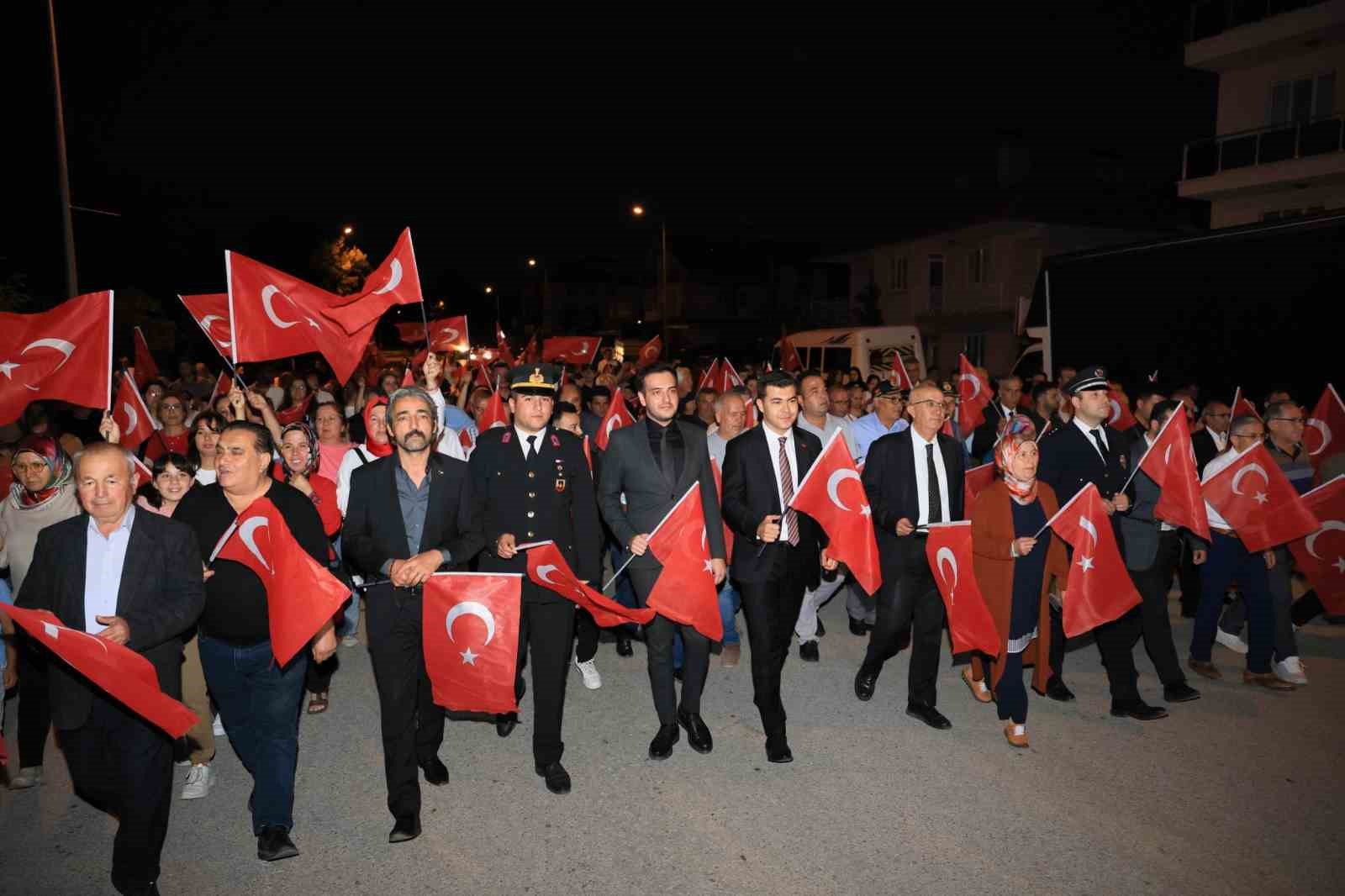 15-temmuz-sehitleri-cameli-nde-unutulmadi