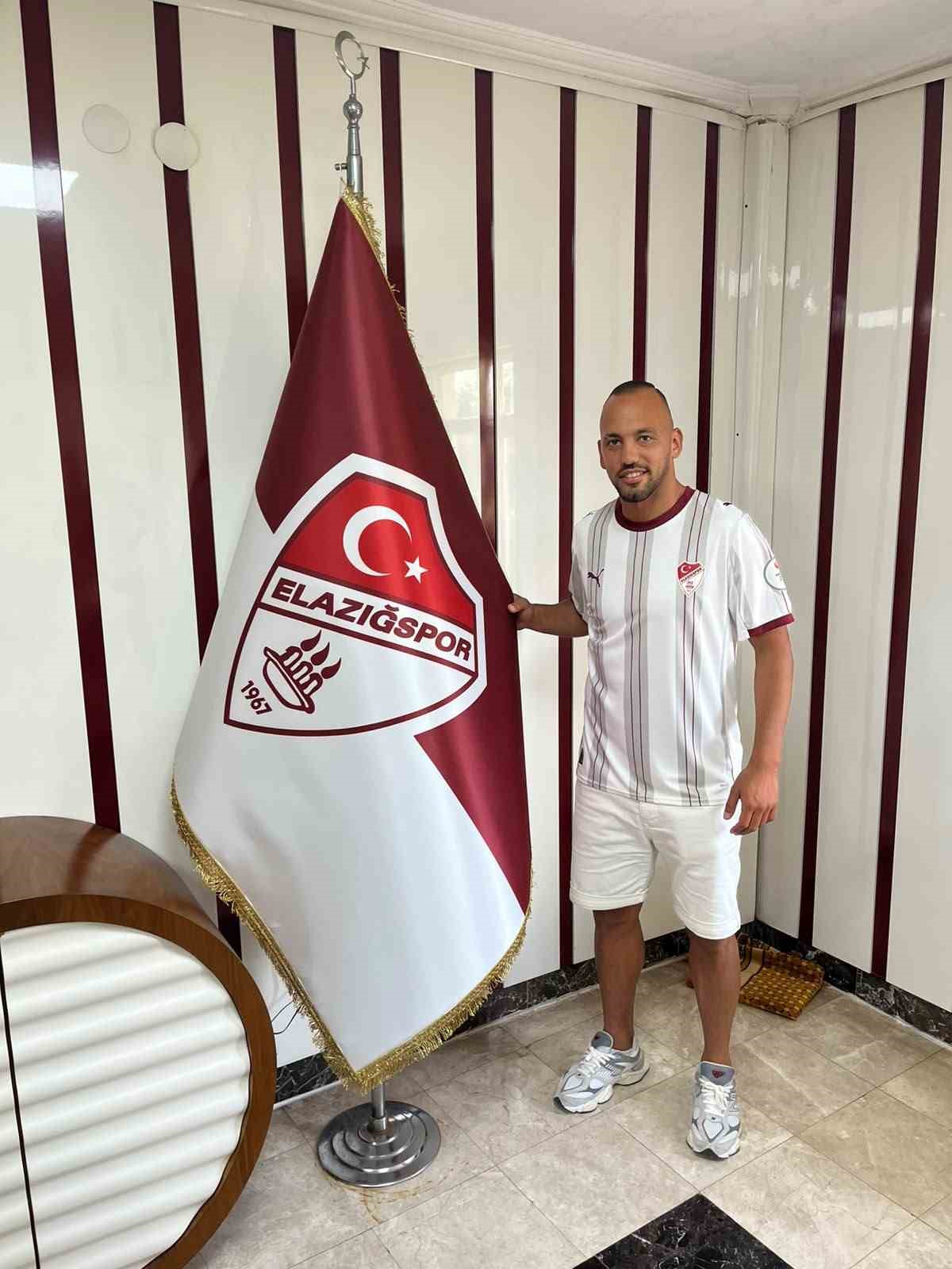 elazigspor-mert-ornek-ile-resmi-sozlesme-imzaladi