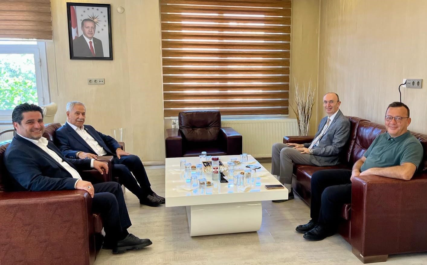 bulent-arinc-tan-sehzadeler-kaymakami-gunhan-yazar-a-hayirli-olsun-ziyareti