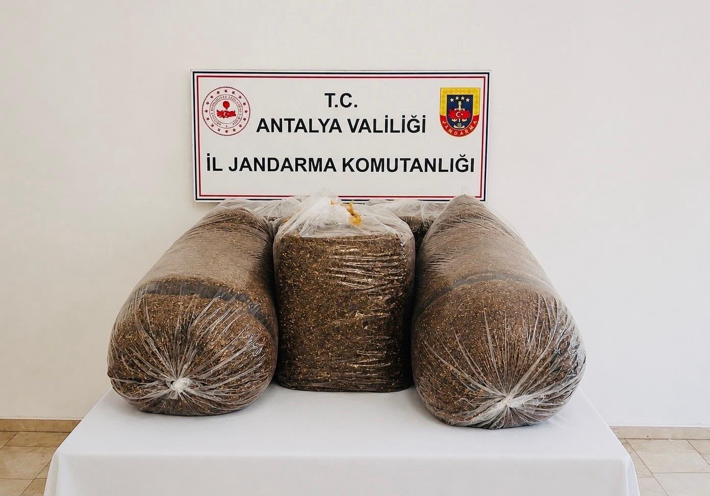 antalya-da-kacak-tutun-operasyonunda-365-kilo-tutun-ele-gecirildi