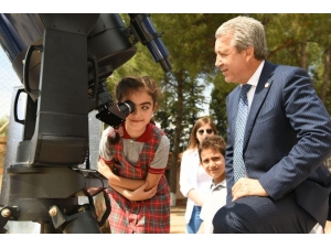 Ege Üniversitesinden ’Teleskobu Köye Getirdik’ Projesi