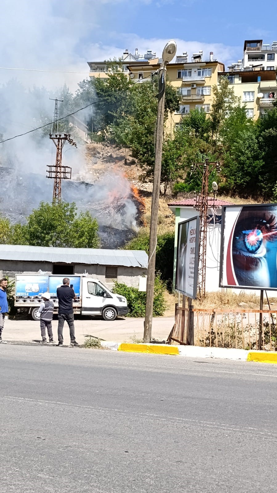 tunceli-de-otluk-alanda-yangin