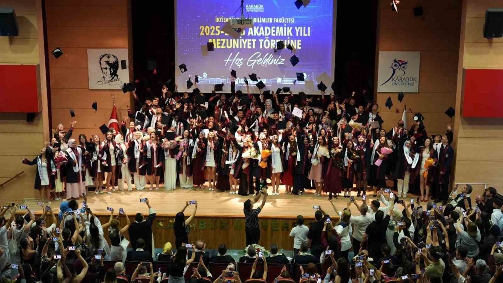 kbu-iibf-mezunlarini-gelecege-ugurladi