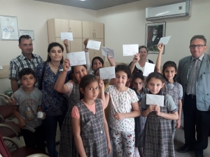 Öğrenciler Annelerine Mektup Yazdı