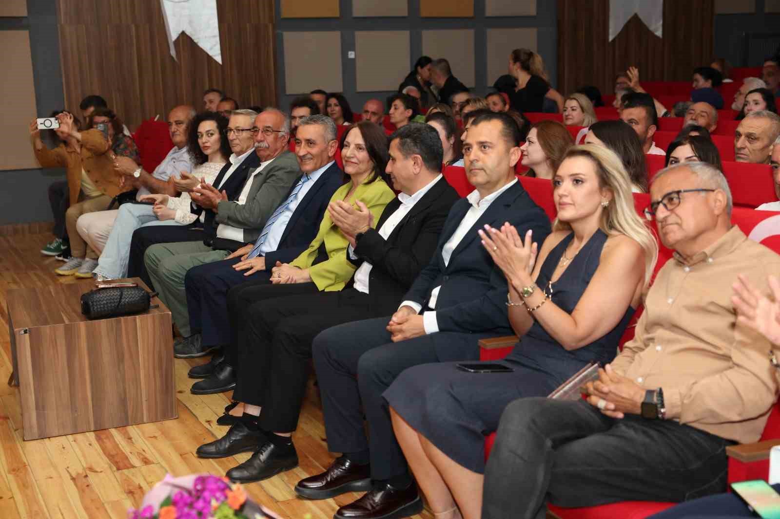 ankara-da-bir-tel-yeter-konseri-gonulleri-bulusturdu
