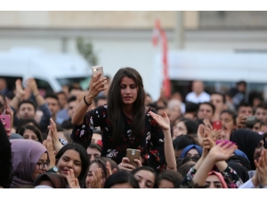 Nusaybinli Gençler Emre Aydın Konseri İle Coştu