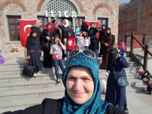 Kartepe’de Yaşayan Suriyeliler Yazlık Ilıca Termal Tesisleri’ni Gezdi