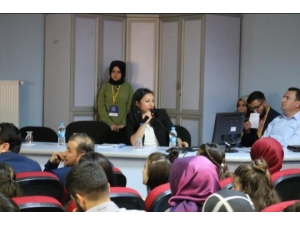 Şaphane Meslek Yüksekokulu’nda ’Meslekte Başarı’ Konulu Panel