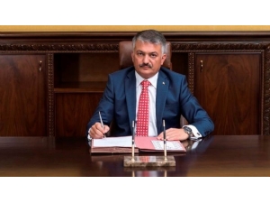 Vali Yazıcı, Anneler Gününü Kutladı