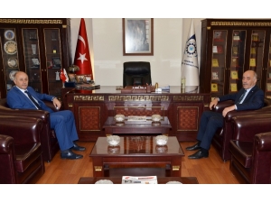 Vali Azizoğlu’ndan Başkan Yücelik’e Tebrik Ziyareti