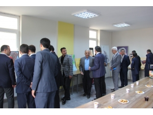 Köy Okulu Öğrencilerden Karma Resim Sergisi