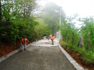 İzmit Belediyesi’nin Köylerdeki Çalışmaları Sürüyor