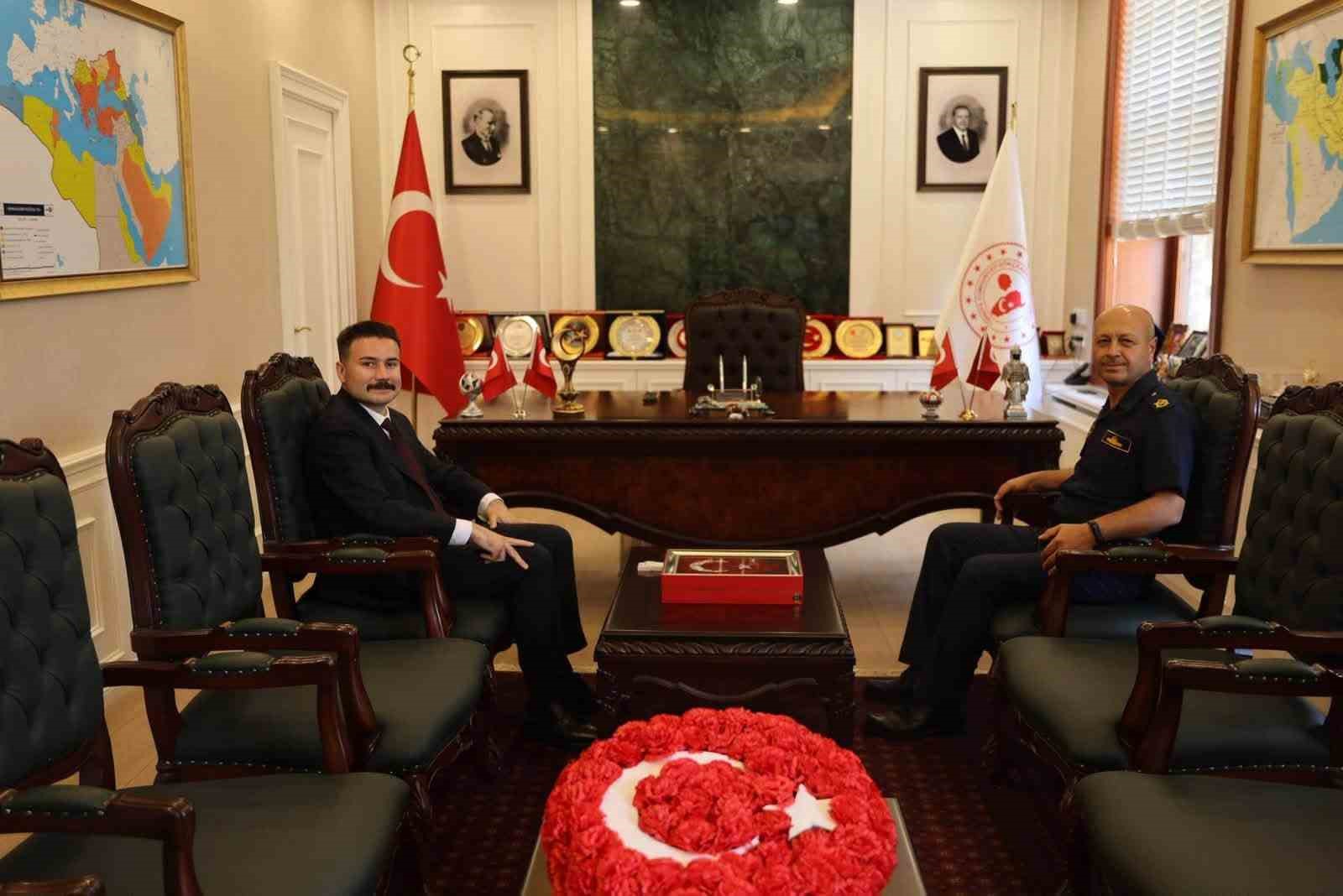 bogaz-ve-garnizon-komutani-bicen-ile-kaymakam-acar-dan-gokceada-degerlendirmesi