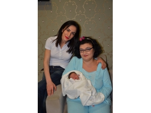 46 Yaşında Anne Oldu