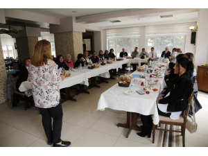 Şehit Anne Ve Eşlerine Anneler Günü Sebebiyle Kahvaltı Düzenlendi