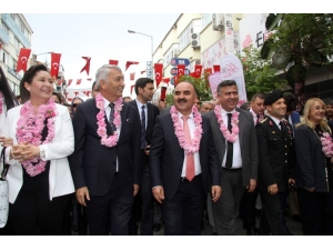 Isparta Gül Fuarı Ve Gül Festivali Başladı