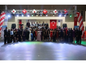 Şaphane Myo’da Mezuniyet Sevinci