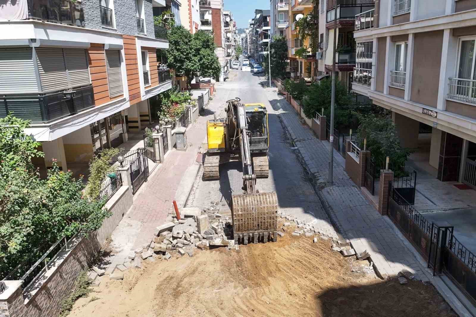 efeler-de-yipranan-yollar-yenileniyor