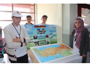 Oltu Yusuf Ziyabey Kız Anadolu Lisesi’nde Bilim Fuarı Sergisi